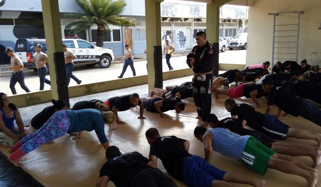 3º BPM promove curso de defesa pessoal vigilantes da empresa Reviver