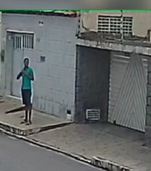 Vídeo. Homens invadem residência e furtam objetos no bairro Baixão, em Arapiraca