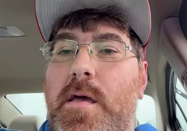 Homem com pênis de 0,9cm pede dinheiro para aumentar o órgão sexual