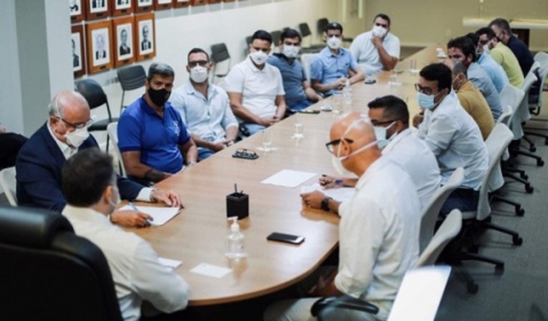 Governador e proprietários de academias discutem propostas de funcionamento seguro na pandemia