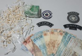 PM apreende arma de fogo e mais de 400 pedras de crack em municípios alagoano