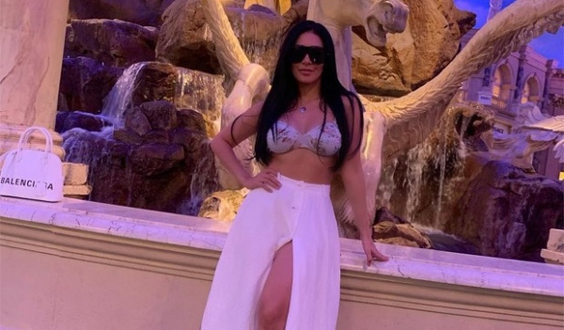 Simaria posa em Fortaleza e bolsa de 14 mil chama atenção em clique