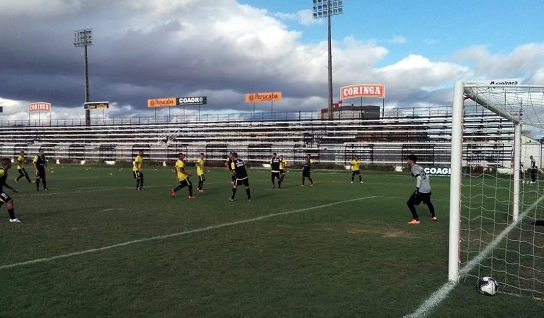 Após empate, elenco alvinegro se reapresenta no Fumeirão