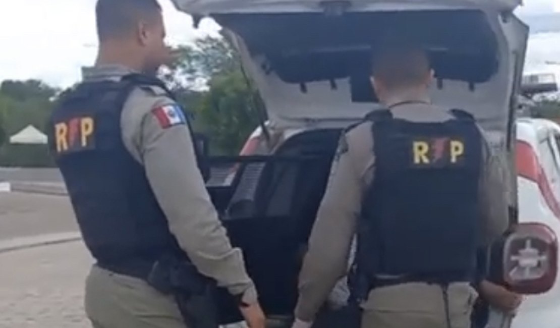 Homem é preso após invadir banheiro e tentar atacar mulher em rodoviária alagoana