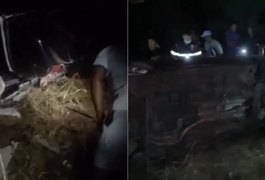 Acidente entre caminhão e van com pacientes mata seis pessoas na Bahia