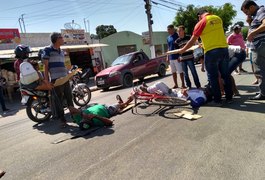 Colisão entre moto e bicicleta deixa homens feridos em Arapiraca