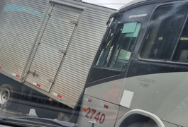 Acidente envolve ônibus, caminhão-baú e carro na AL-416, em Ibateguara