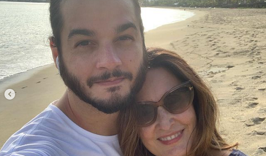 Fátima Bernardes dá o primeiro passeio com o namorado após ser liberada pelos médicos: ''Sem esforço''