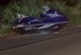 Colisão entre quadriciclo e micro-ônibus deixa homem morto na rodovia AL 101 Norte