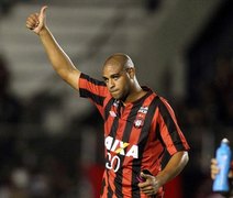 Le Havre confirma acerto com Adriano