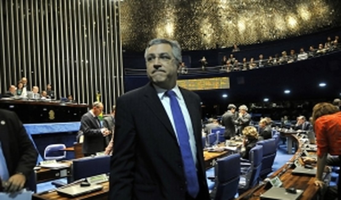 Senado aprova PEC que permite médico militar atuar no SUS