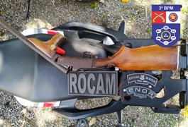 Suspeito é preso com espingarda, nas proximidades de escola, em Arapiraca