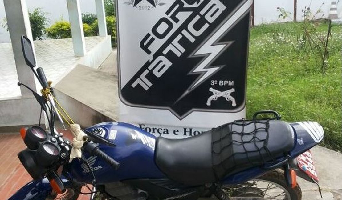 Polícia recupera motocicleta roubada em Arapiraca