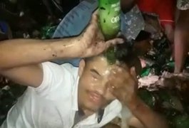 VÍDEO: Homem lava o rosto com cerveja durante saque a semirreboque no interior de Alagoas