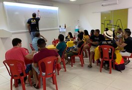 Em forma de protesto, curso preparatório de Arapiraca monta bar em sala de aula