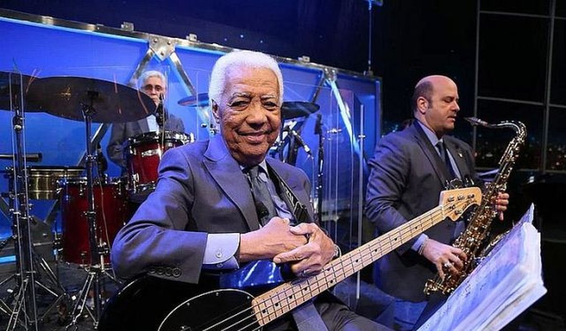 Bira, da banda do Jô Soares é internado ao sofrer AVC em São Paulo