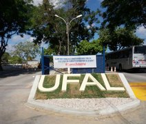 Técnicos da Ufal paralisam atividades em ato contra medidas do governo federal