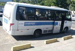 Mulher fica gravemente ferida após ser baleada durante assalto a ônibus, em AL
