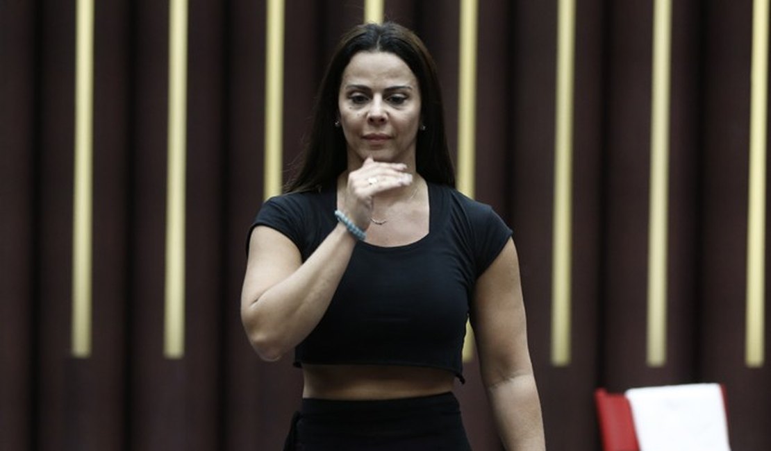 Viviane Araújo perde 3 kg no 'Dança': 'O corpo deu uma afinada'