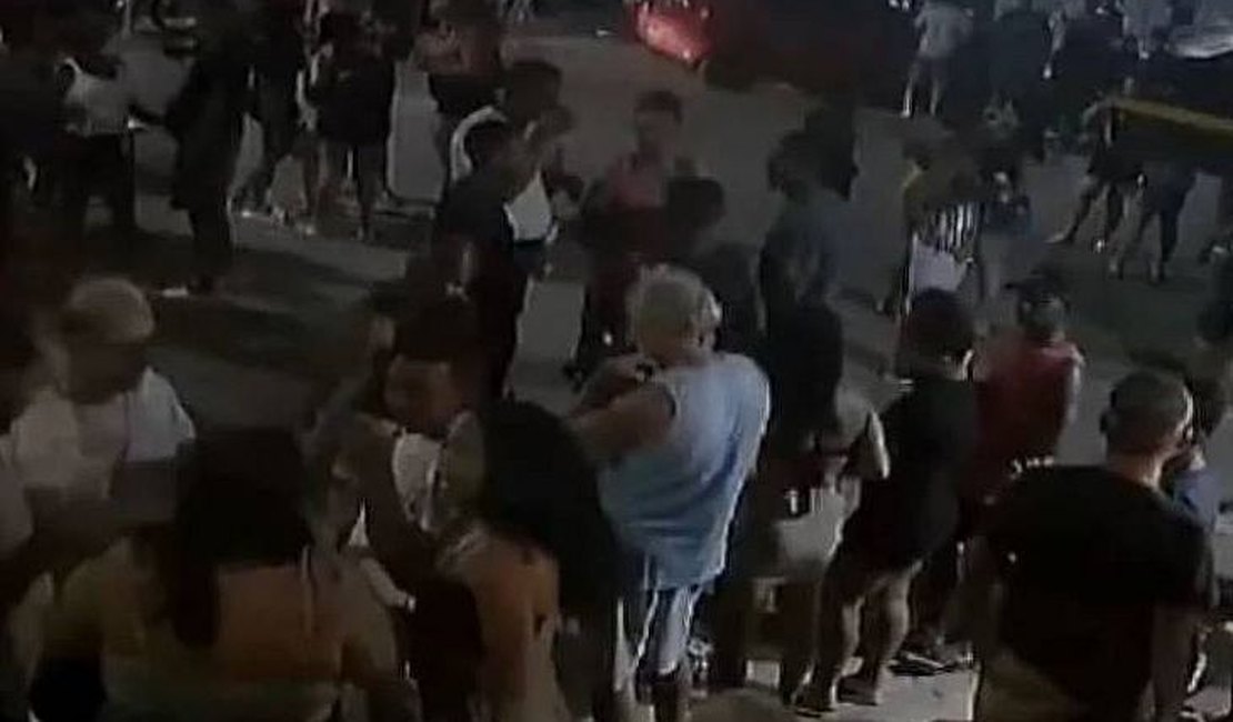 Uma pessoa morre e outras oito ficam feridas após tiroteio em bloco de Carnaval em Búzios