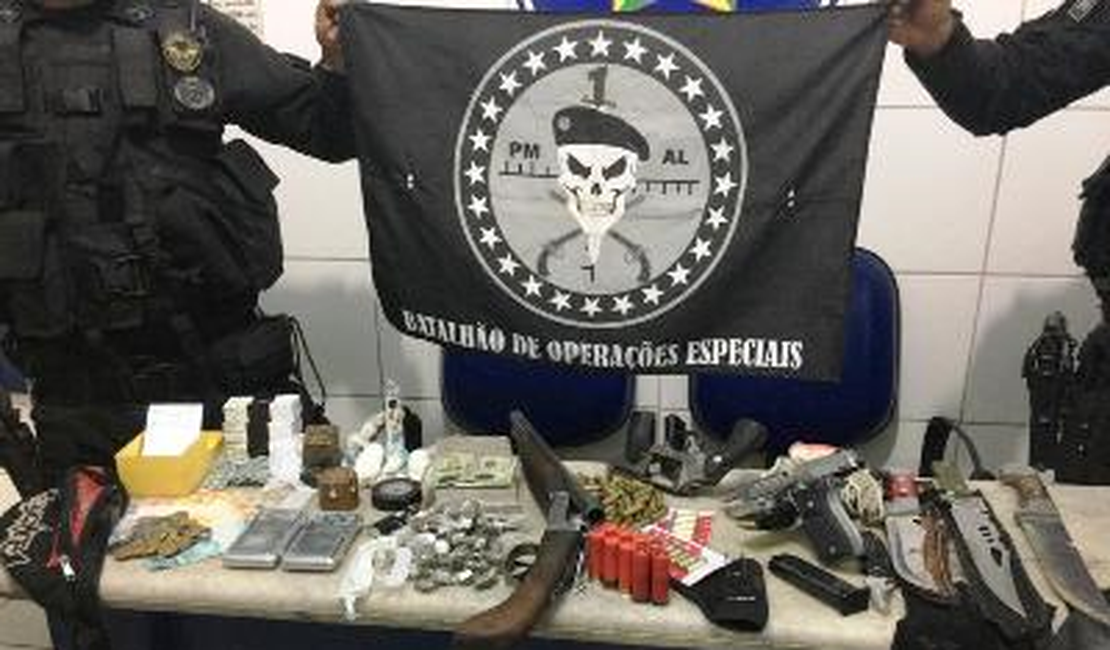 PM prende suspeito e apreende menor em posse de armas e drogas em Rio Largo