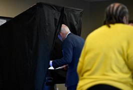 Joe Biden vota nas eleições presidenciais dos EUA de forma antecipada em Delaware