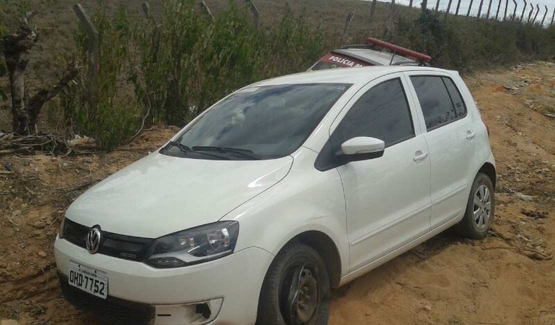 Homem tem carro roubado e sofre sequestro relâmpago em Lagoa da Canoa