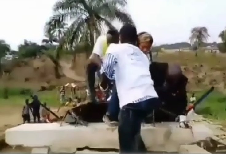 Vídeo. Ponte cai no momento em que estava sendo inaugurada no ﻿Congo