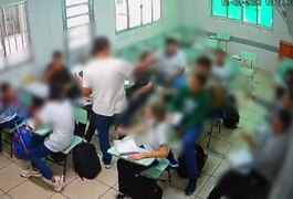 Professor é indiciado por injúria racial após associar aluno negro a chimpanzé em sala de aula, em Maceió