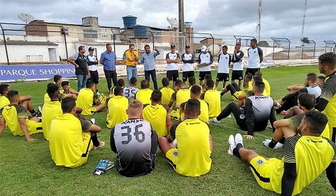 Após conversa com diretoria e comissão técnica, elenco do ASA faz treino coletivo