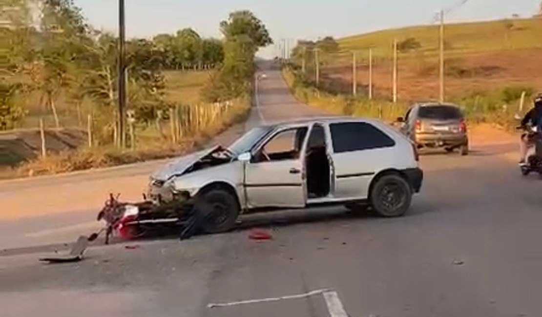 Grave acidente deixa duas pessoas feridas na AL-115, em Girau do Ponciano