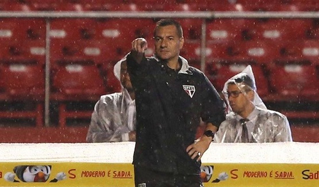 Troca de treinadores no Campeonato Brasileiro 2015 foi recorde