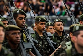 Aposentadoria de militares só deve mudar após reforma da Previdência