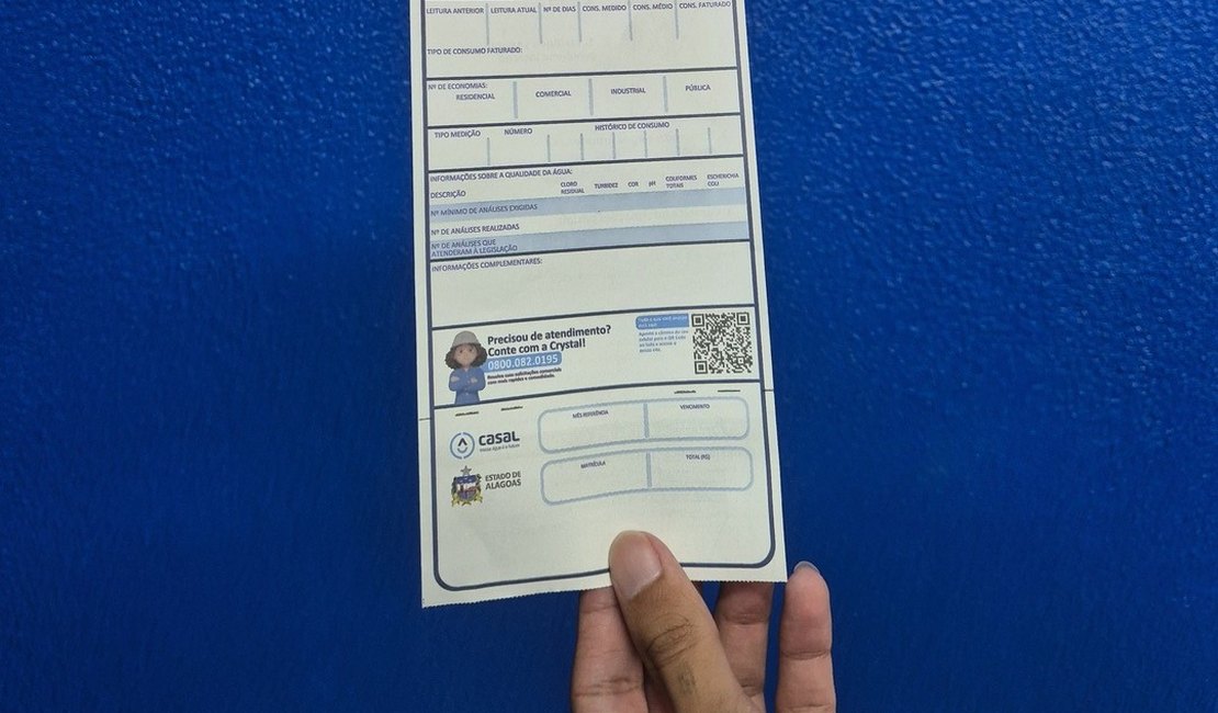 Casal passa a emitir conta de água em novo formato
