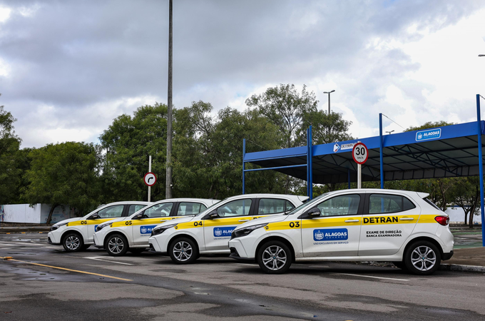 Detran Alagoas é o primeiro do Brasil a ofertar carros automáticos gratuitos para exames práticos