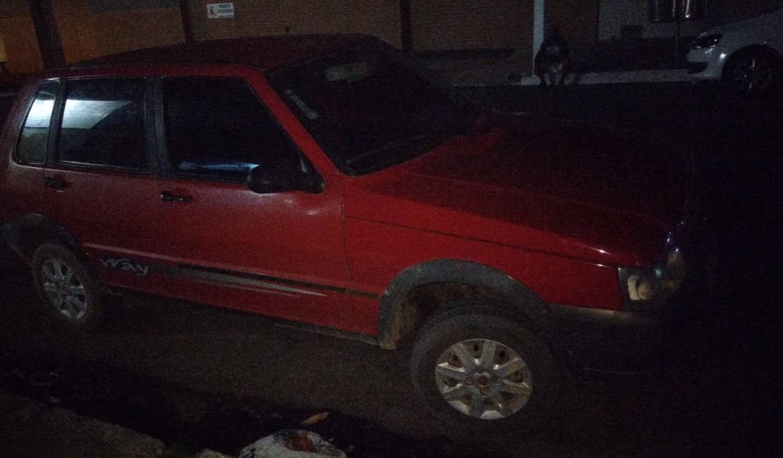 Dupla é presa em Arapiraca com carro roubado em Lagoa da Canoa