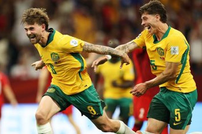 Com golaço, Austrália surpreende a Turquia e estreia com vitória na Copa