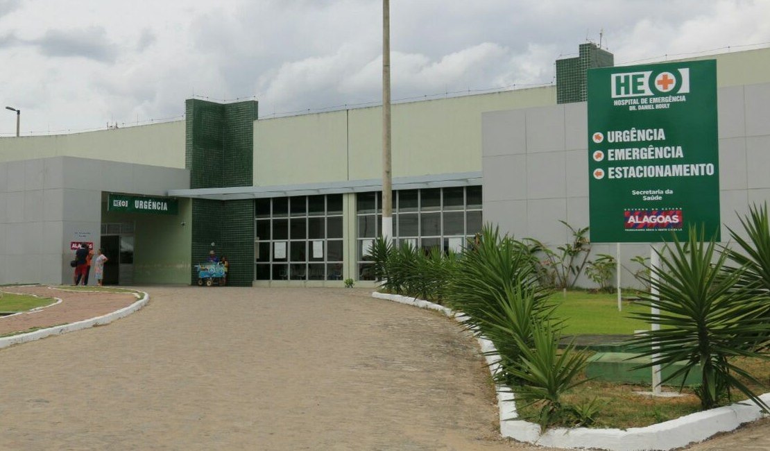 Após discussão, filho agride pai com golpes de machado, em Limoeiro de Anadia