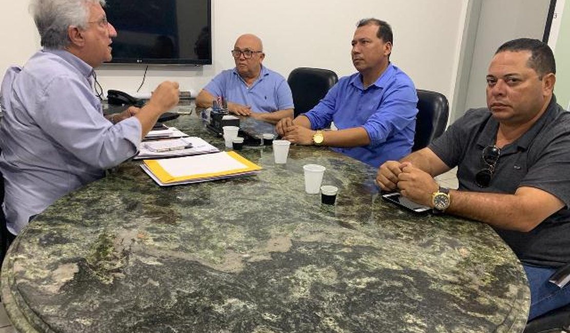 Fabiano Leão é recebido pelo presidente do DER e pede que veículos apreendidos em Arapiraca não sejam rebocados para Maceió