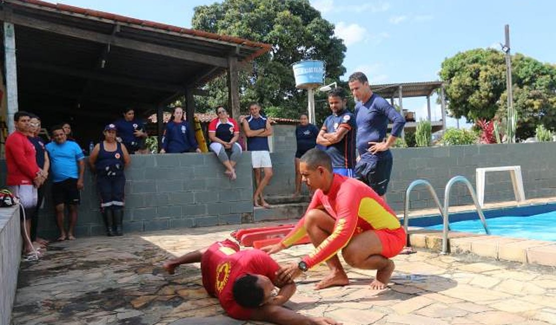 Curso realizado em Arapiraca capacita profissionais do Samu para salvamento aquático