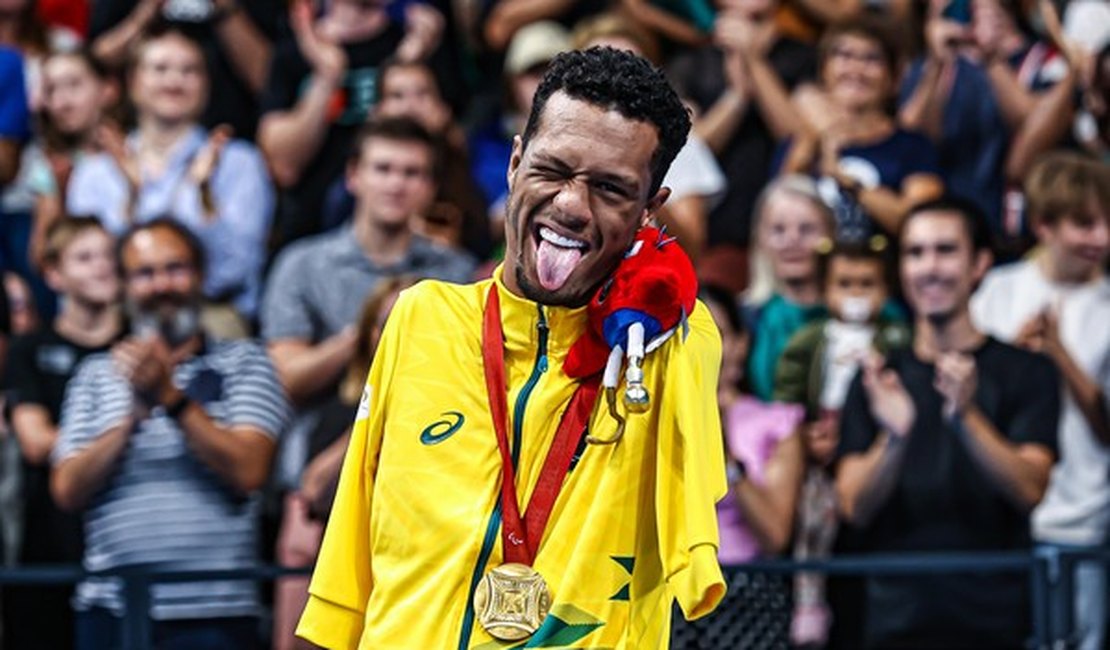 Gabrielzinho conquista, na natação, primeiro ouro do Brasil nas Paralimpíadas