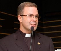 Padre Eugênio inova e lança site de Paróquia em Arapiraca