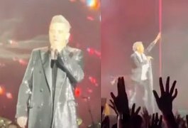 Mulher de 70 anos morre após cair em show de Robbie Williams