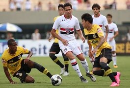 Ganso marca golaço no jogo 200, mas São Paulo leva virada do São Bernardo no Pacaembu