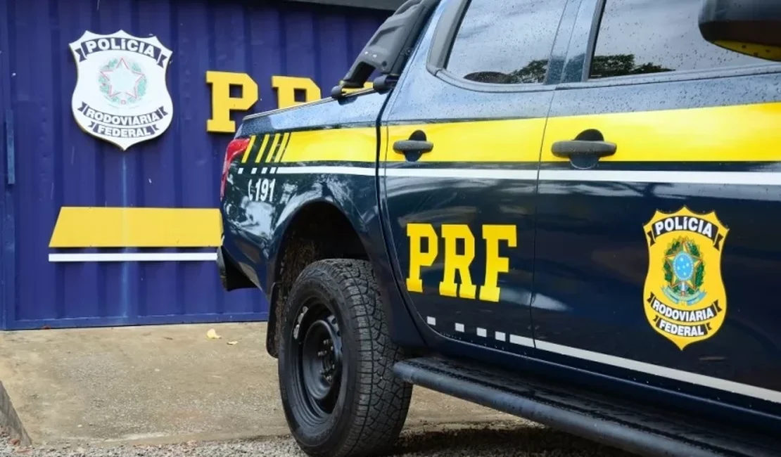 Polícia Rodoviária Federal afirma que fez 419 liberações de pistas no país, com 438 multas