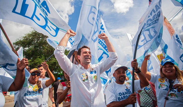 Daniel Barbosa é acolhido pelo povo durante carreatas nas duas maiores cidades de Alagoas