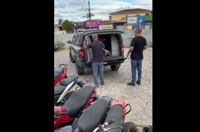 Polícia Civil prende suspeito com carro roubado, arma, drogas e mandado por homicídio em Maceió