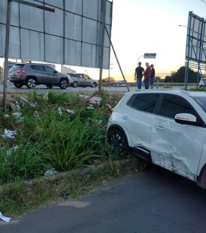 Motociclista fica ferido após ter moto atingida por veículo de passeio, em Arapiraca