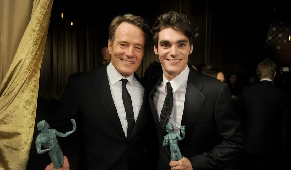 Bryan Cranston lamenta morte de 'filho' em 'Breaking Bad' e faz apelo sobre saúde mental