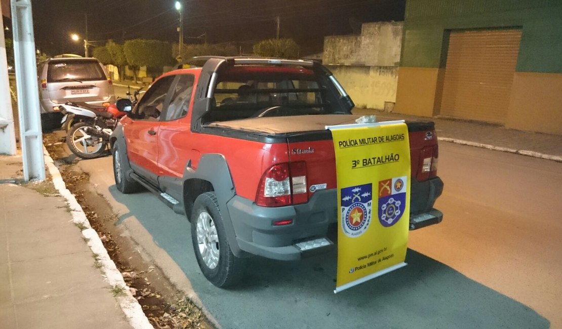 Polícia recupera veículo roubado em Arapiraca